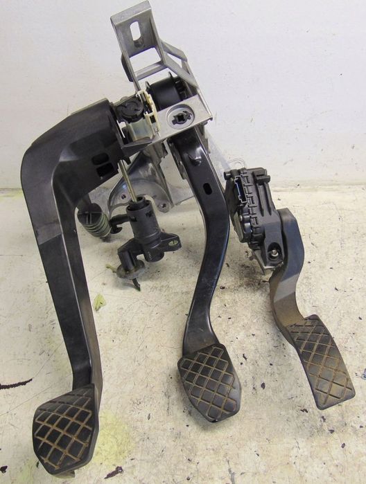 PEDAŁ PEDAŁY GAZU HAMULCA SPRZĘGŁA KOMPLET MANUAL AUDI A4 B6 EUROPA