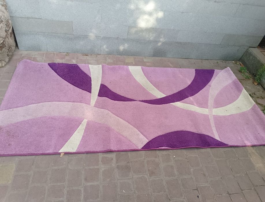 Ковры 1,1 на 2,50 и 2 на 3 м.