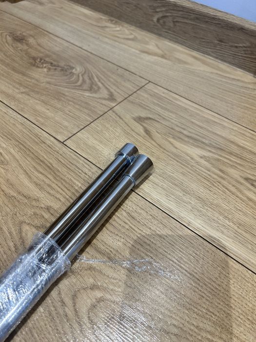 Podwojny karnisz w kolorze srebrnym