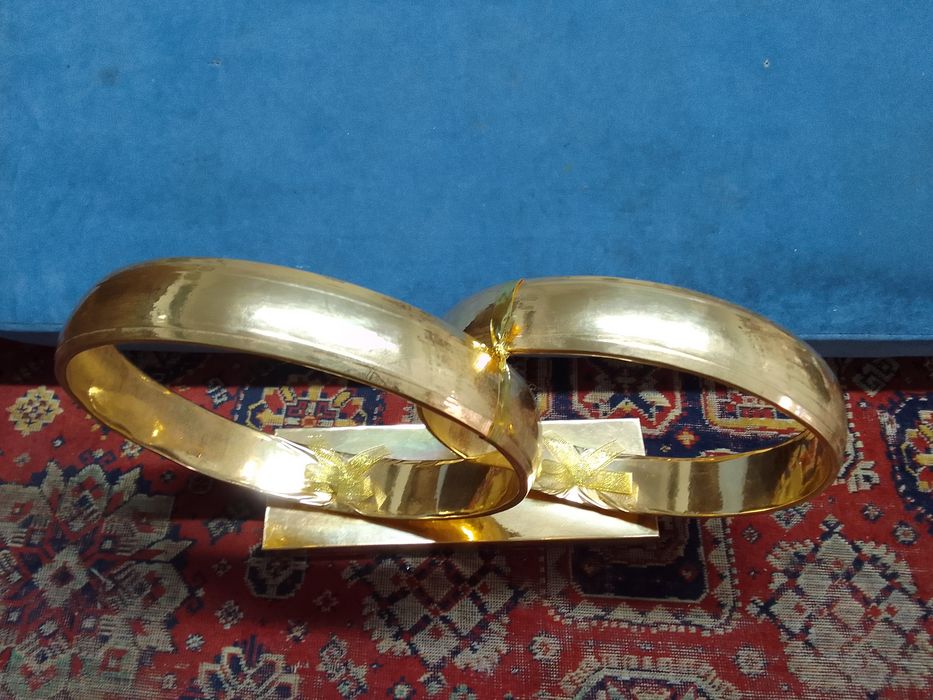 Свадебные кольца на машину