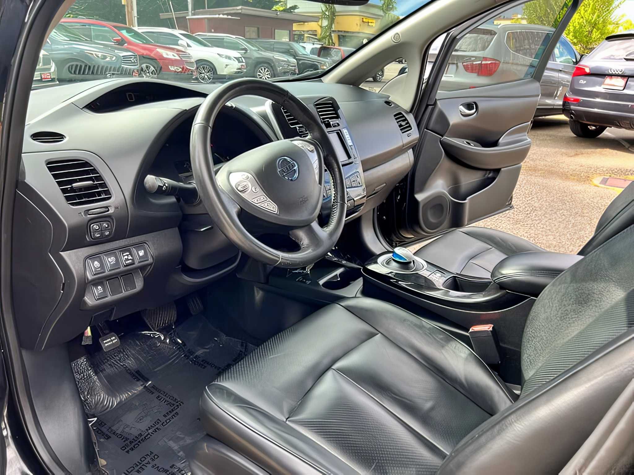 2016 Nissan LEAF SV