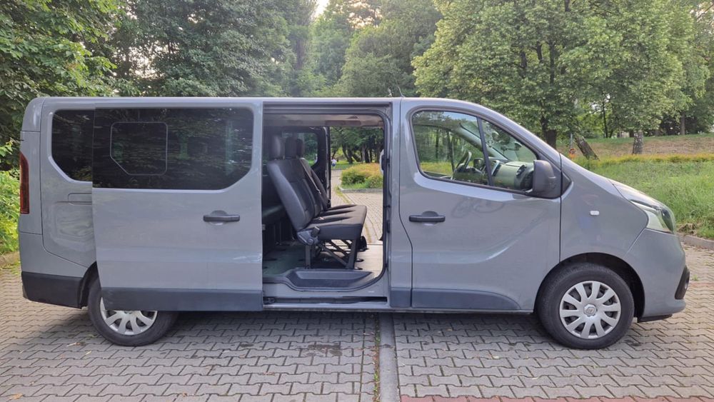 Wynajem busa 9-osobowego (z kierowcą i bez)