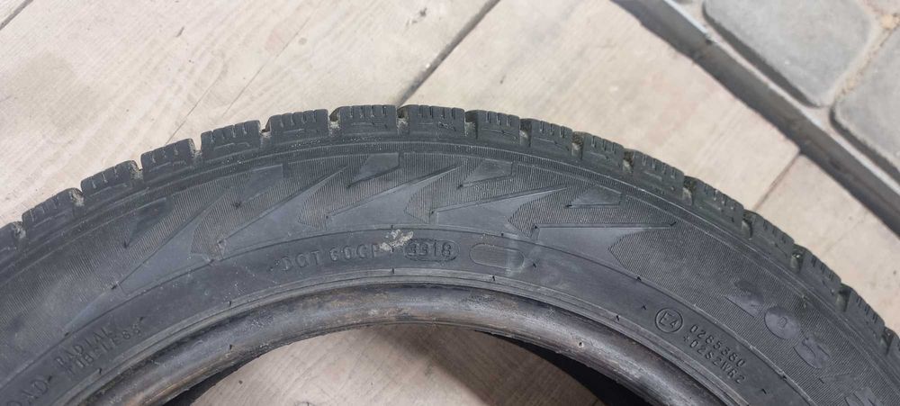 Зимові шини 205/55/16