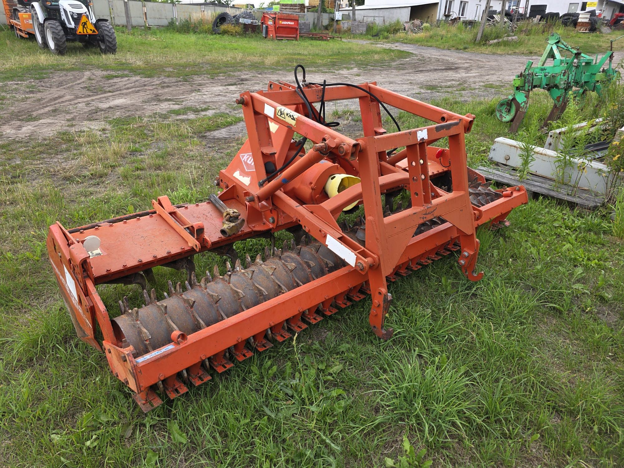 Agregat aktywny,brona wirnikowa  Kuhn HRB 302 D
