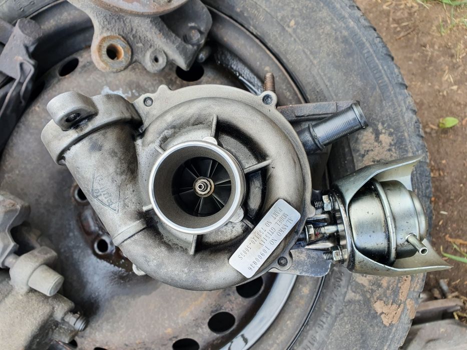 Розборка Форд фокус 2,3 Ford focus 2 2004-2018 крило фара двигун