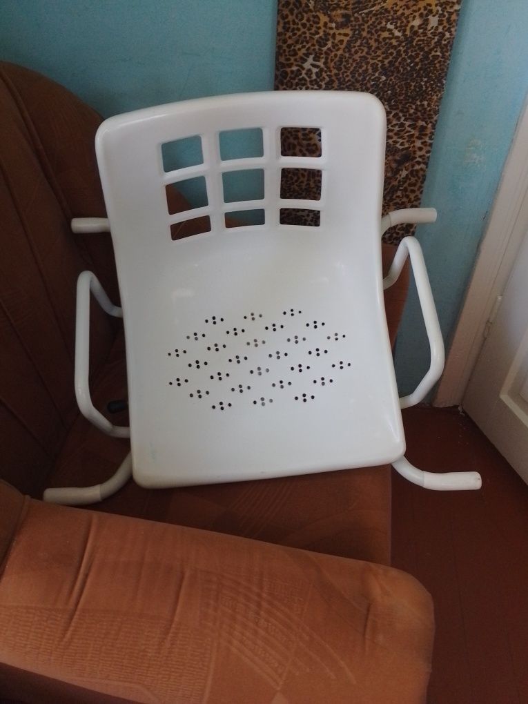 Крісло для ванної