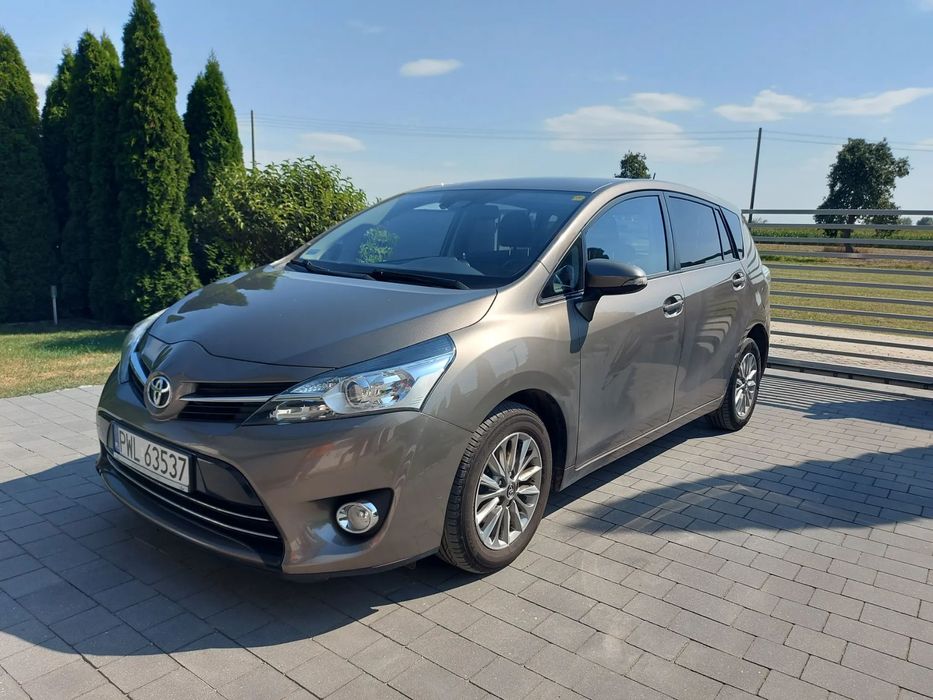Toyota Verso Sprzedam Toyotę Verso 1.6 diesel w bdb stanie mały przebieg osoba pryw