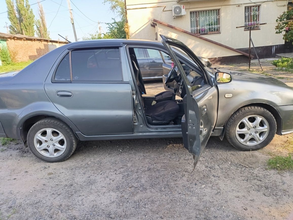 Продам Geely ck2