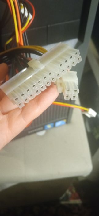 Caixa ATX Fujitsu com drive DVD multi layer e fonte de alimentação