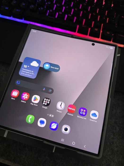 Samsung Z Fold 7, 256GB cinza garantia ate julho 2028 com capa e pelic