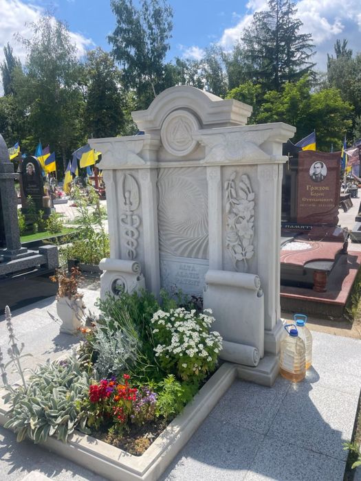 Козацький хрест Виготовлення не стандартних памʼятників з пісковика
