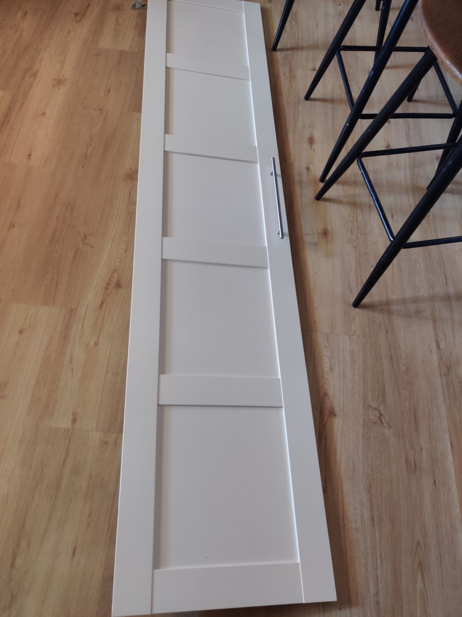 Porta de roupeiro IKEA bergsbo