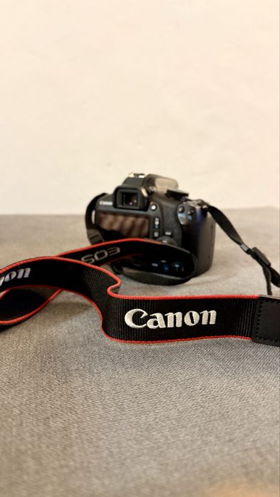 Câmera Fotográfica Canon 1300D + Lente 18-55mm + Extras