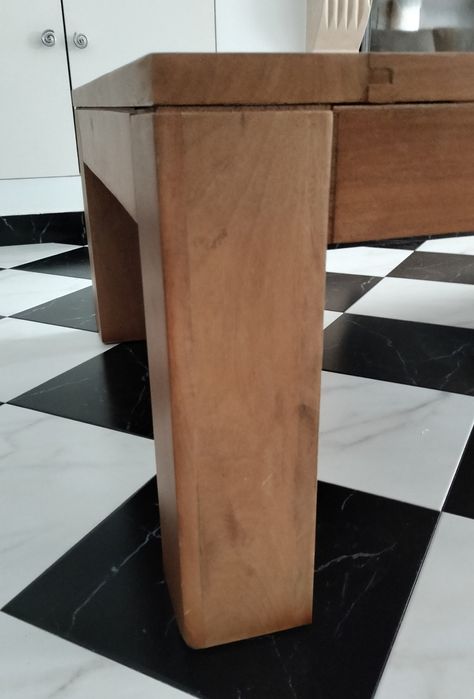 Mesa de sala em madeira