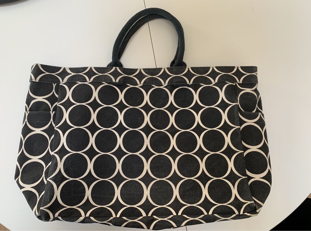 Mala shopper em preto e branco