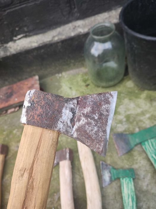 Продам сокиру ( сокири)