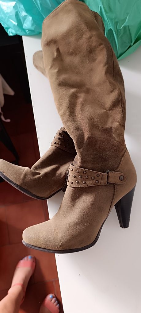 Botas verde seco tamanho 35 Marca Tapadas