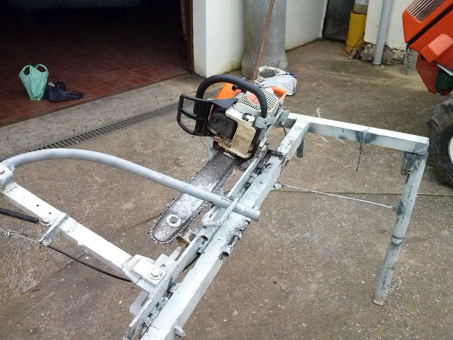 suporte para motosserra desmontável
