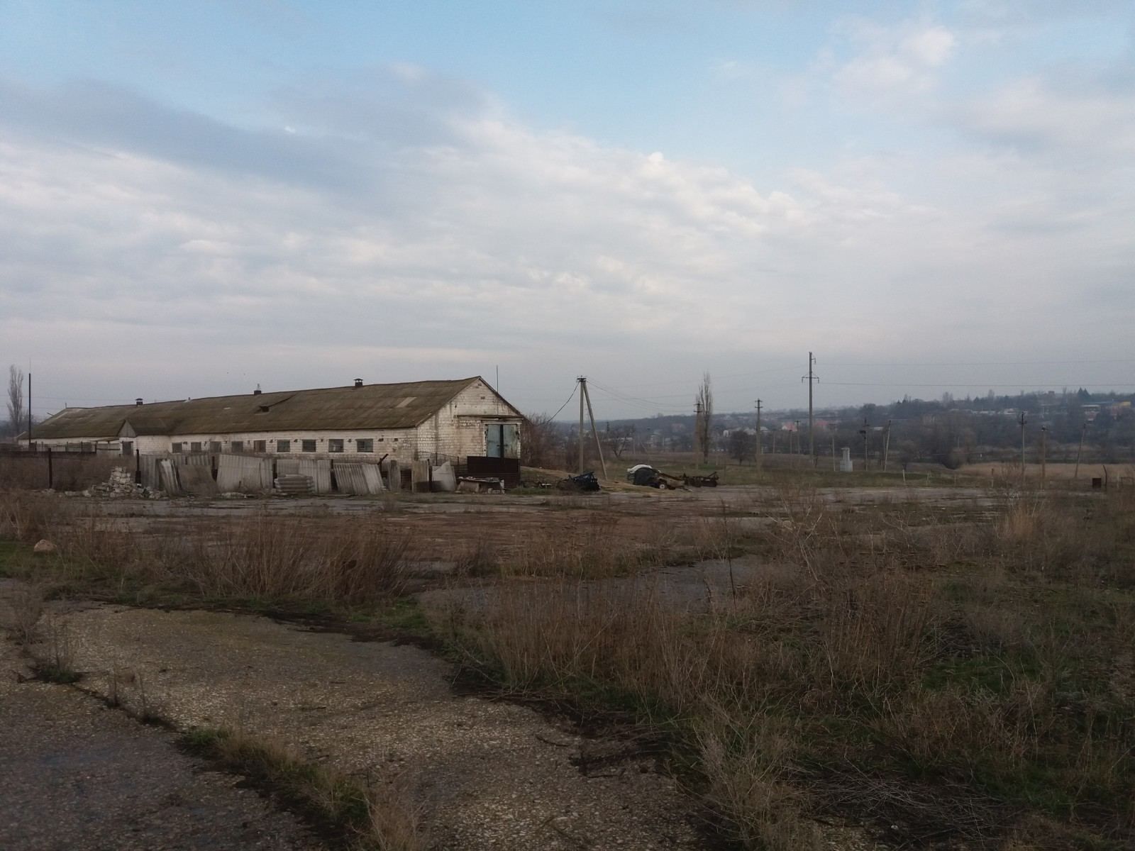 Продається будівля  та будинок