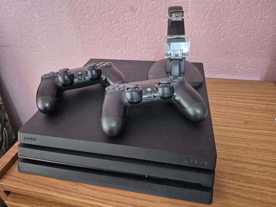 Ps4 pro 1 Tb .СРОЧНО