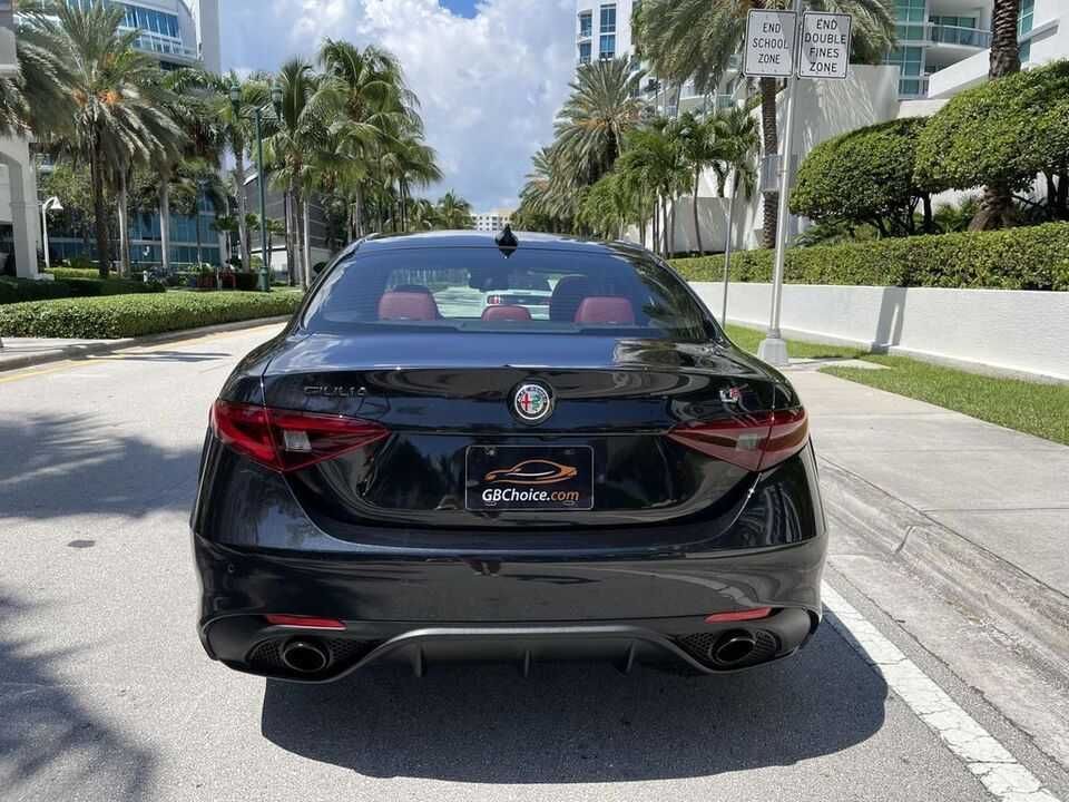 2022 Alfa Romeo Giulia Ti Sedan 4D