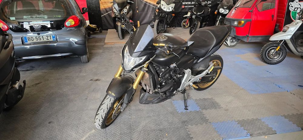 Honda Hornet 600 R édition special Rizzoma