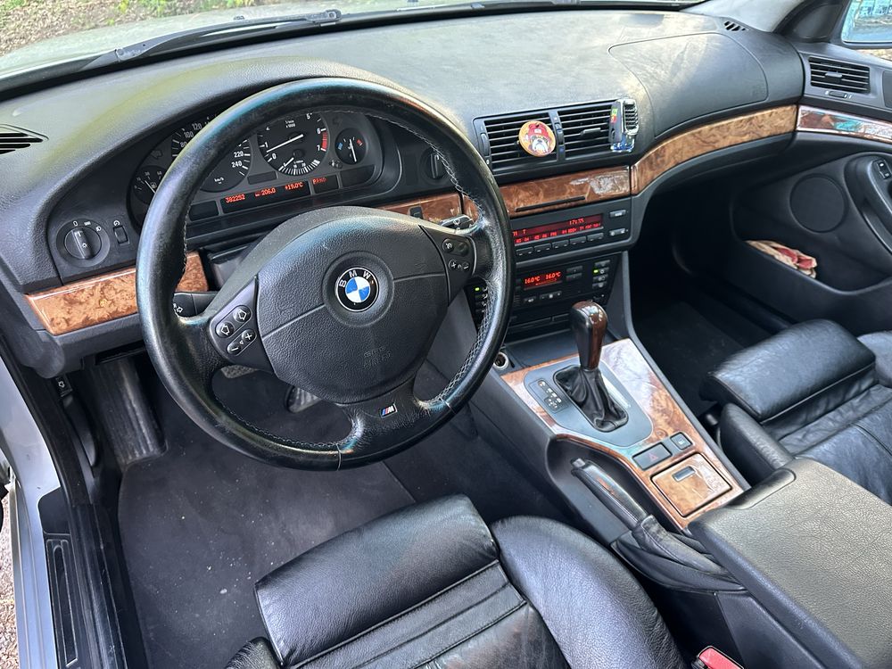 BMW E39 528i BMW 5
