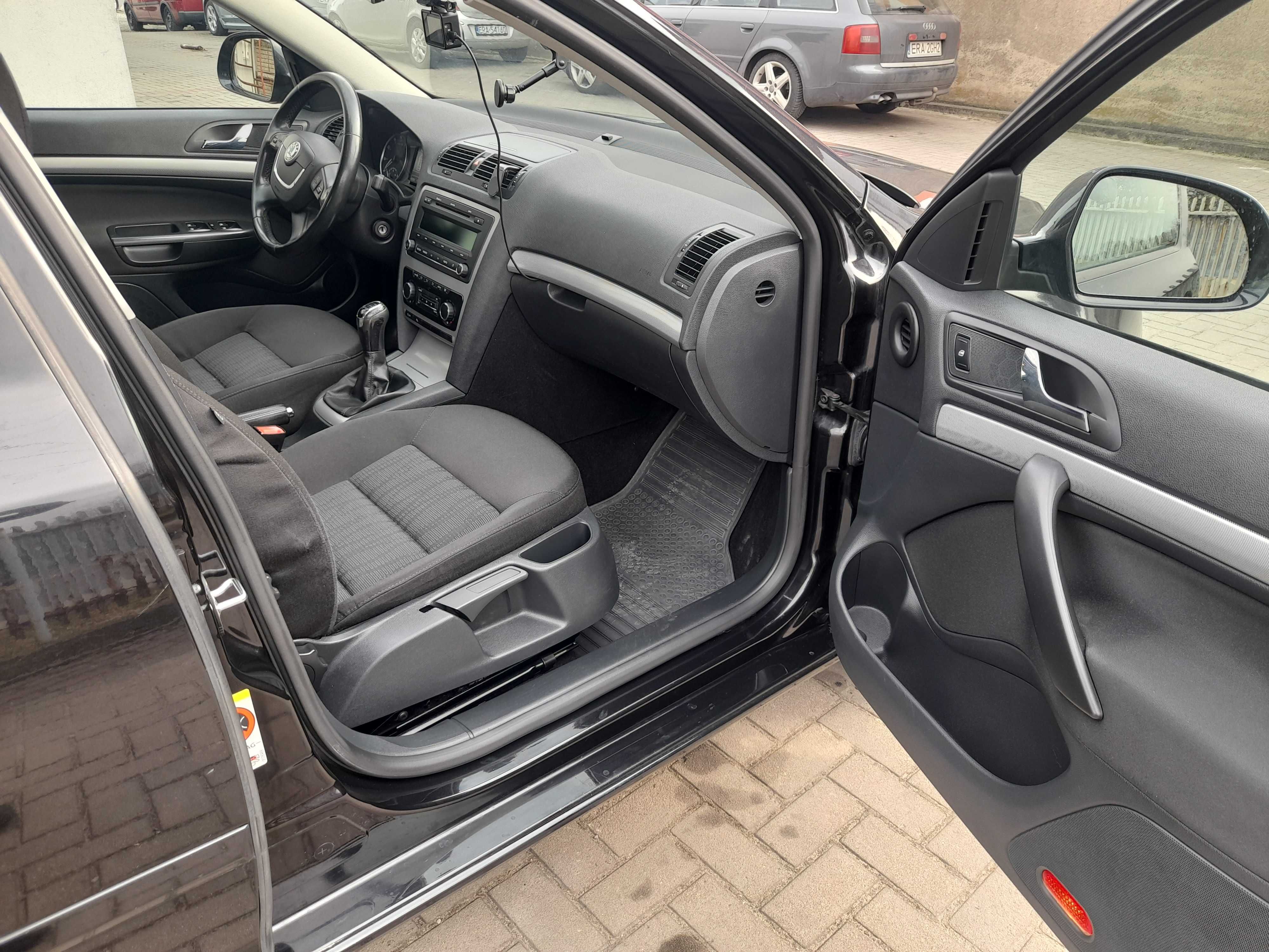 Skoda Octavia 2 lift 1.8 tsi 160 KM 2010r salon Polska ważne opłaty