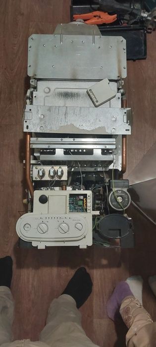 Котел двоконтурний димохідний chaffoteaux & maury elexia comfort 24 cf