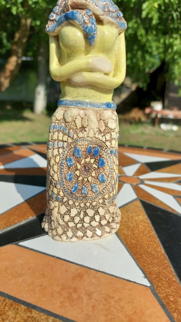 Bardzo stara zabytkowa ,  unikatowa figurka ceramiczna  ,