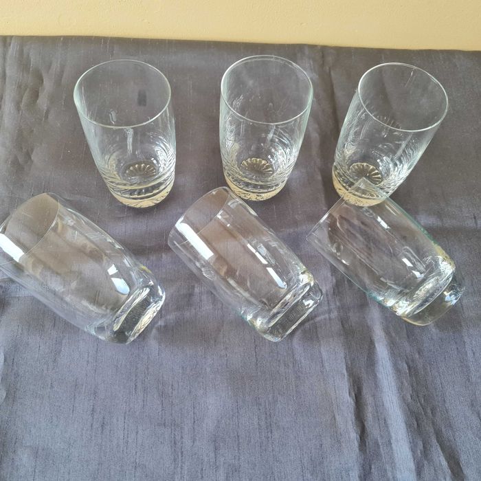 Szklanki "beczułki" . Okres PRL-u.