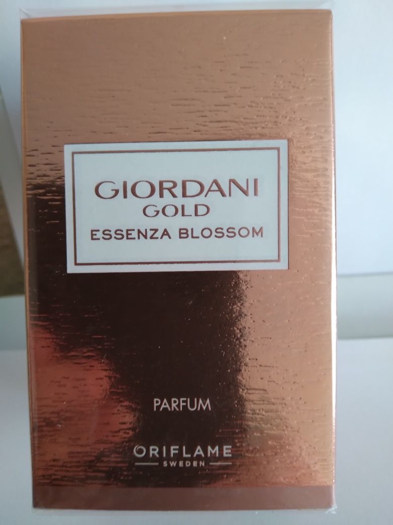 Perfumy Giordani Gold Essenza Blossom