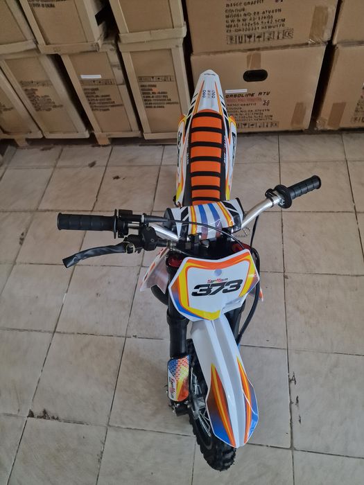 Pit Bike novo vários cores disponíveis novos