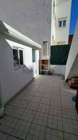 Andar de moradia T3 no centro do Laranjeiro