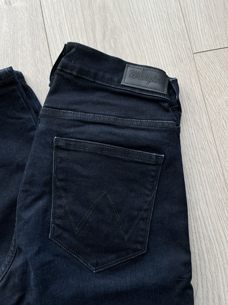 Jeansy spodnie Wrangler damskie jak nowe wysoki stan W28 L32
