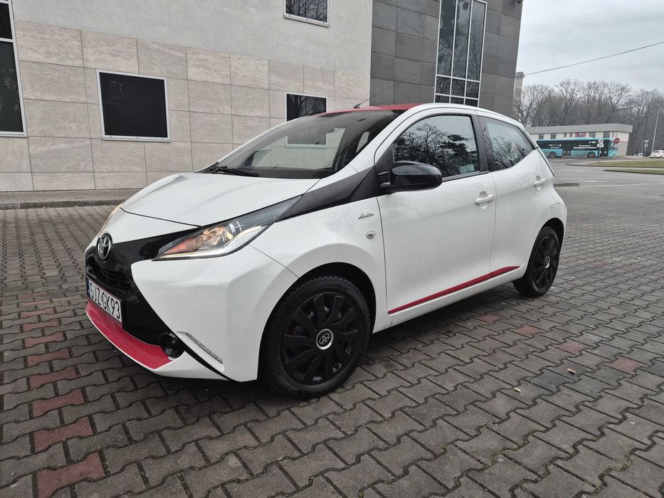 REZERWACJA: Toyota Aygo 1.0 VVT-i 2016 SELECTION Automat 63 000 km