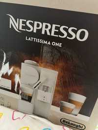 Máquina nespresso latissima one NOVA