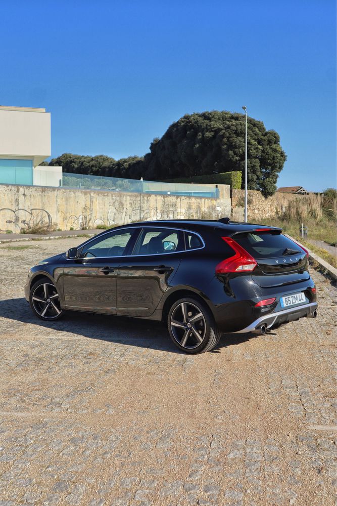 Volvo V40 D2 R-Design