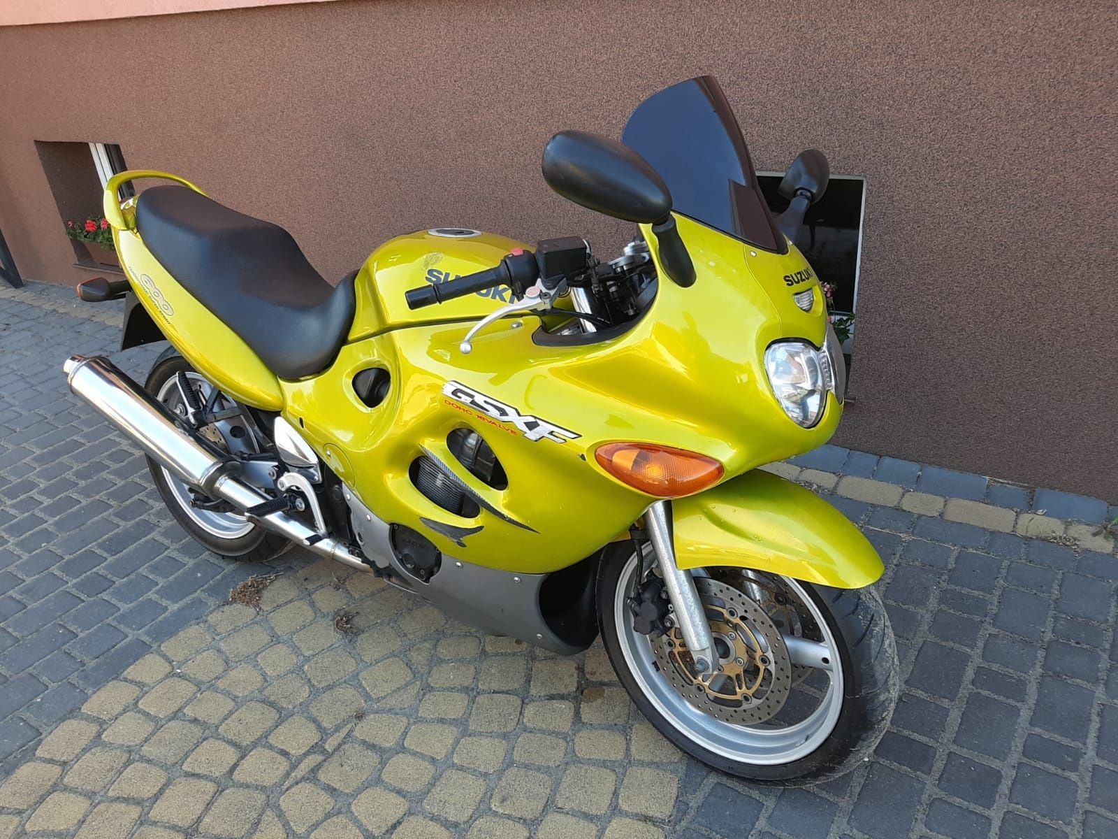 Suzuki GSX 600 F