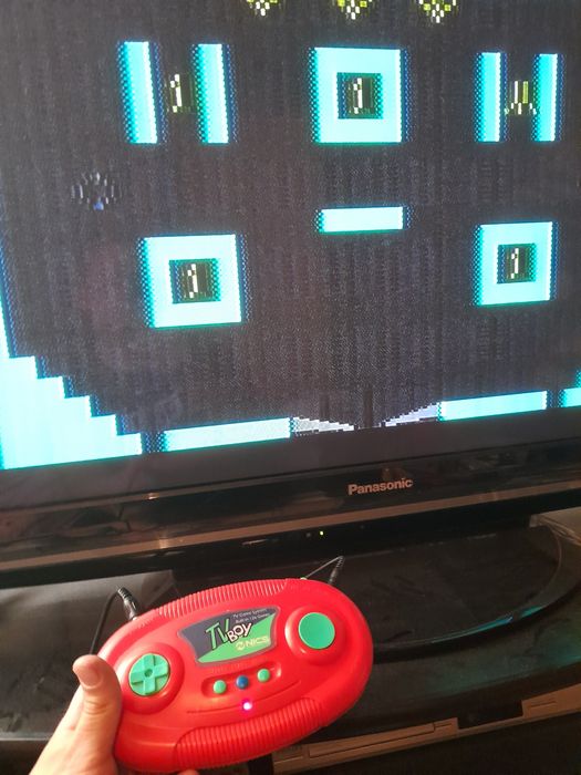 Retro konsola z lat 90 Atari pegasus