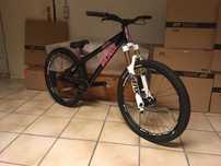 Dartmoor Two6Player EVO Dirt Street Bike Fox 36 Float Factory Kashima