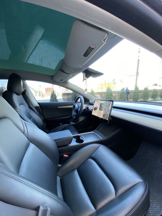 Tesla 3 тесла електромобіль