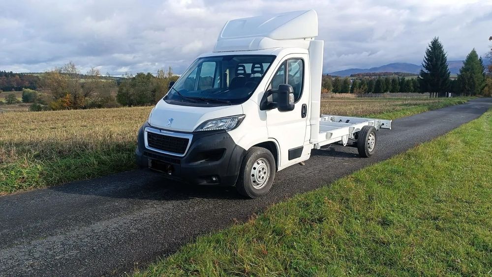 Peugeot BOXER  PEUGOT  BAXER 2,0 .Pod zabudowę, rozstaw osi 4,035 m, dł.ramy 3,85 m