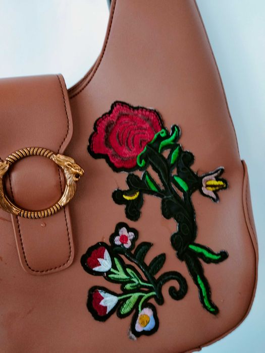 Mala Lanidor com bordado