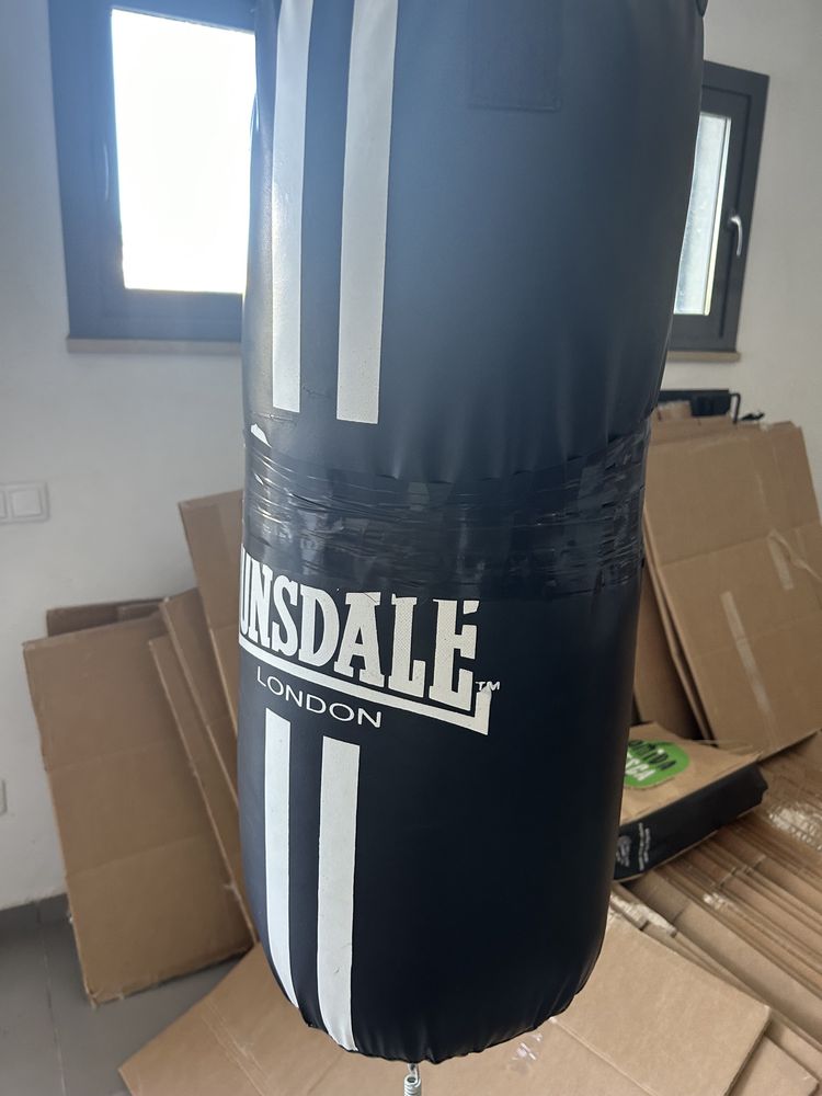 Conjunto Saco de Boxe Lonsdale com acessórios