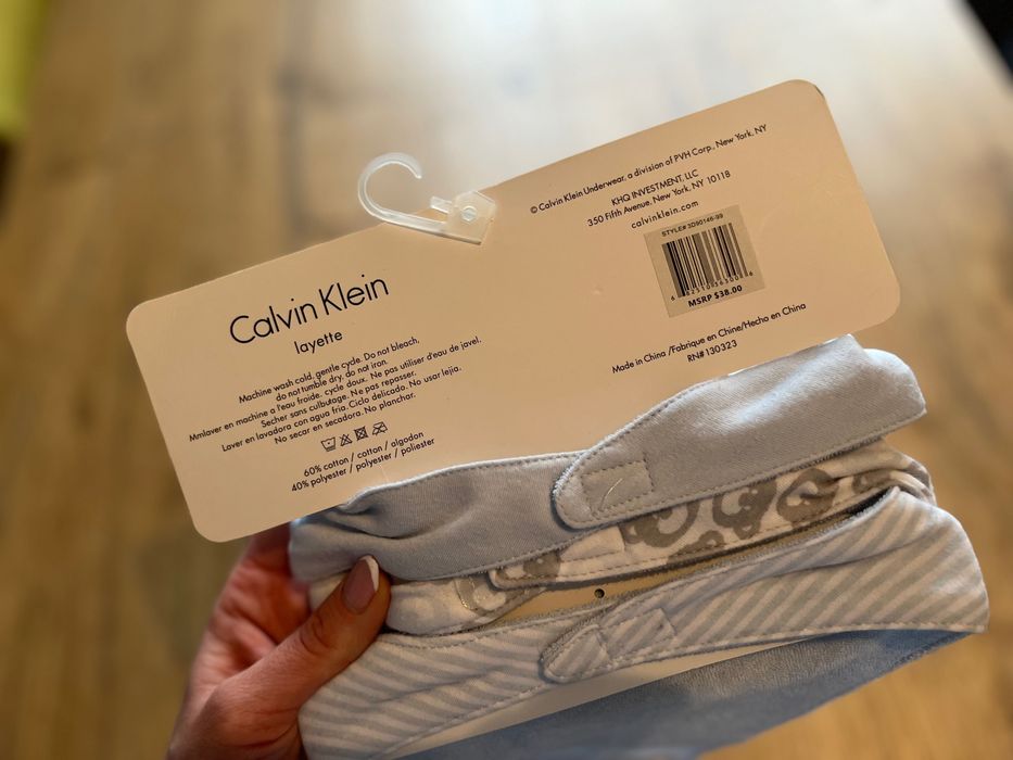 Calvin klein zestaw prezentowy dla noworodków śliniaki śliniaków nowy