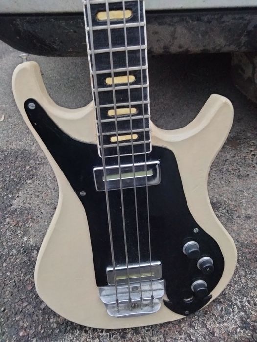 Бас гитара компакт