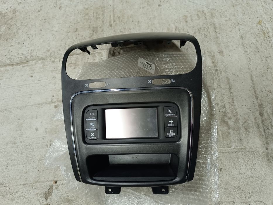 Рідна магнітола на Додж Джорні 2.4 2018 року