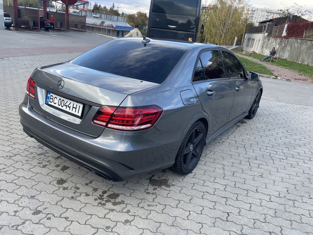 Mercedes Benz E220 AMG