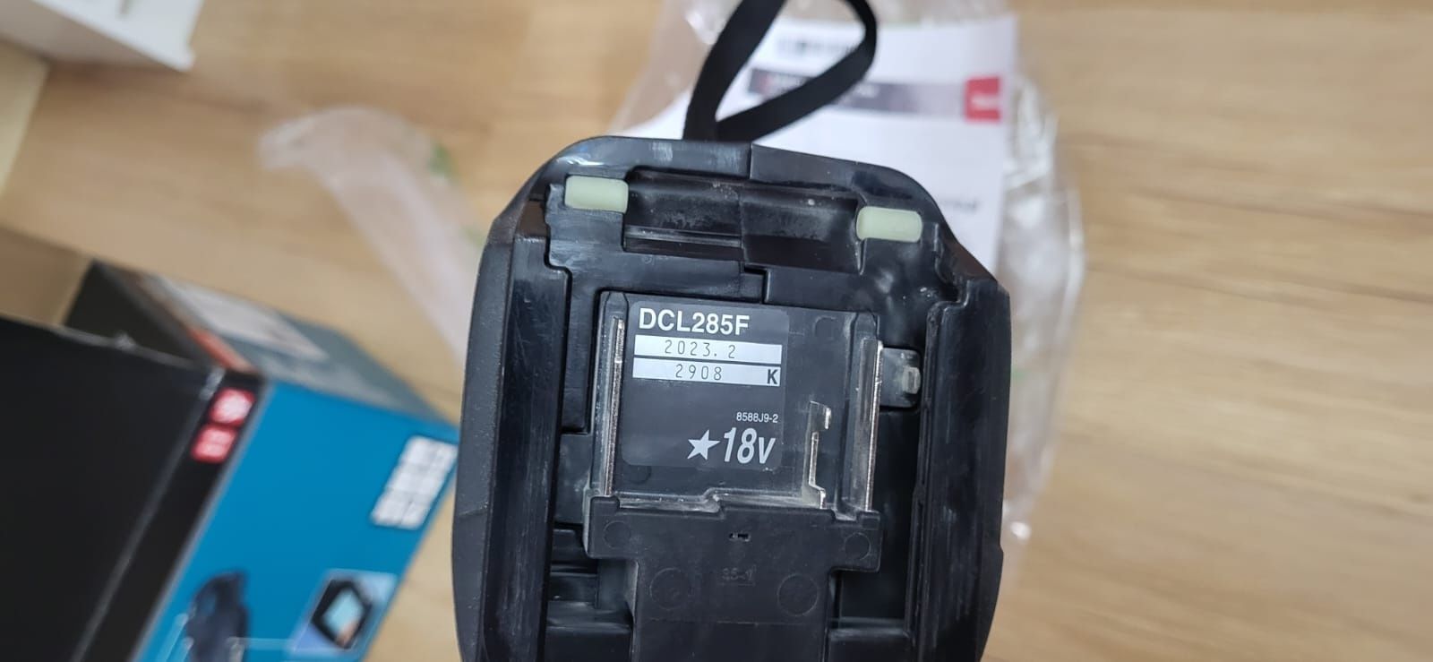 Odkurzacz pionowy Makita DCL285F